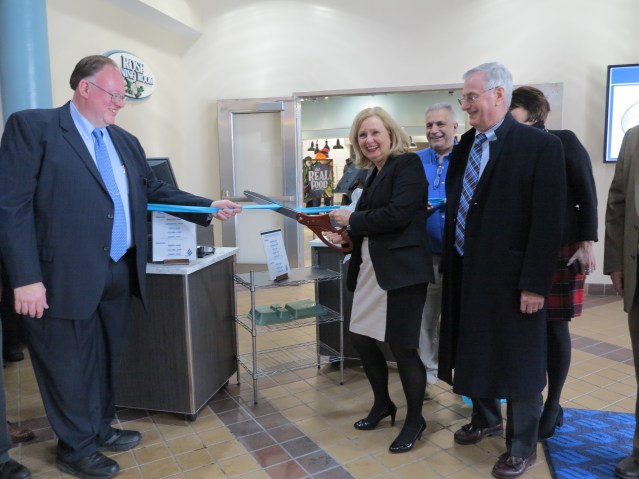 saintelizabeth_diningroom1